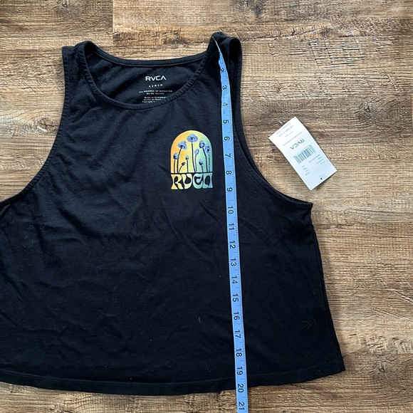 NWT RVCA Cropped Tank - Picture 7 of 8